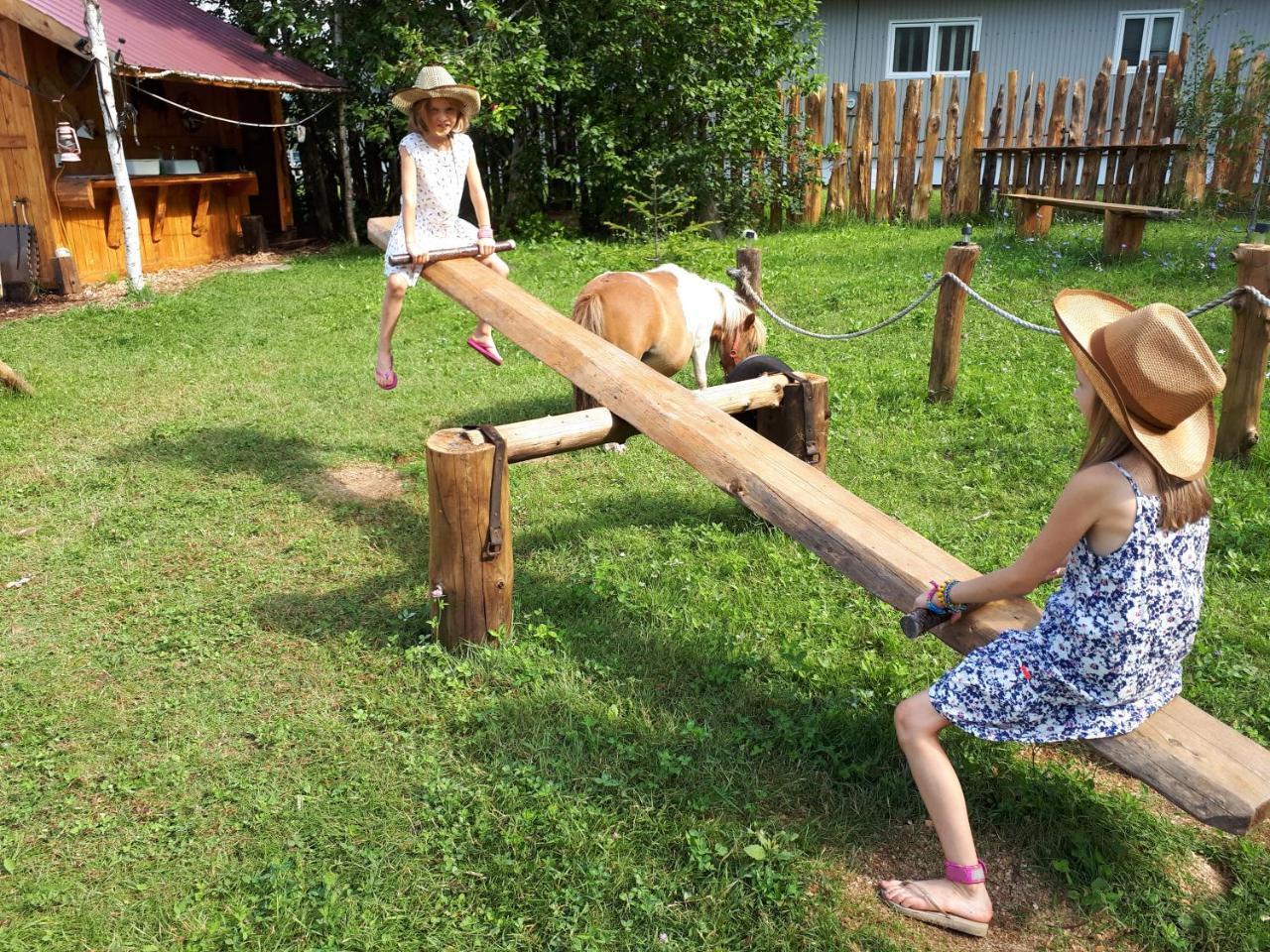 Hebergement De La Montagne St-Roch Saint Roch de Mekinac ภายนอก รูปภาพ